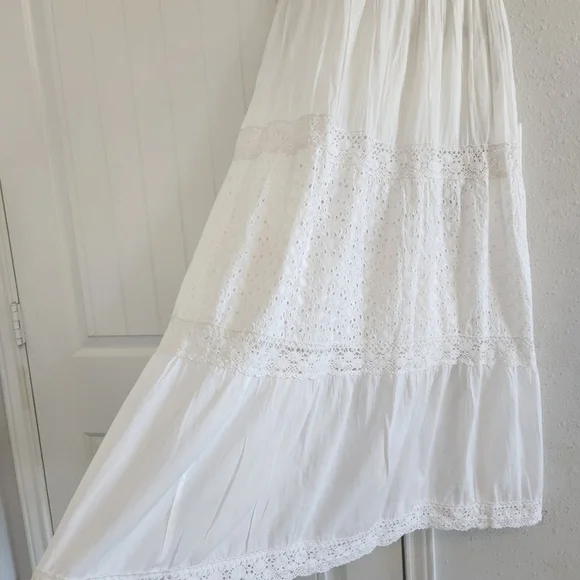 Magic White Eyelet & Lace Trim Maxi Dress Size Medium - Picture 6 of 12